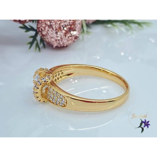 Benita gold antiallergén köves gyűrű egy nagy és sok apró cirkónia kővel 18K