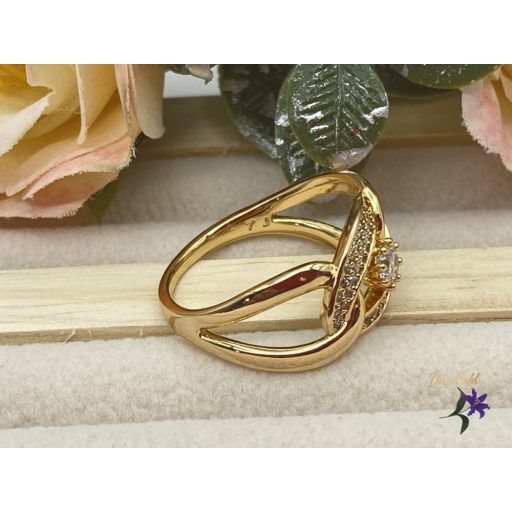 Merine gold antiallergén különleges mintájú cirkónia köves gyűrű 18K