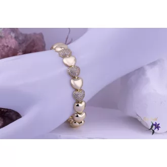   Hanka goldfilled szivekből álló karkötő középen három cirkónia köves-14K 