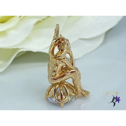 Xuping Ülő angyal medál -18k 