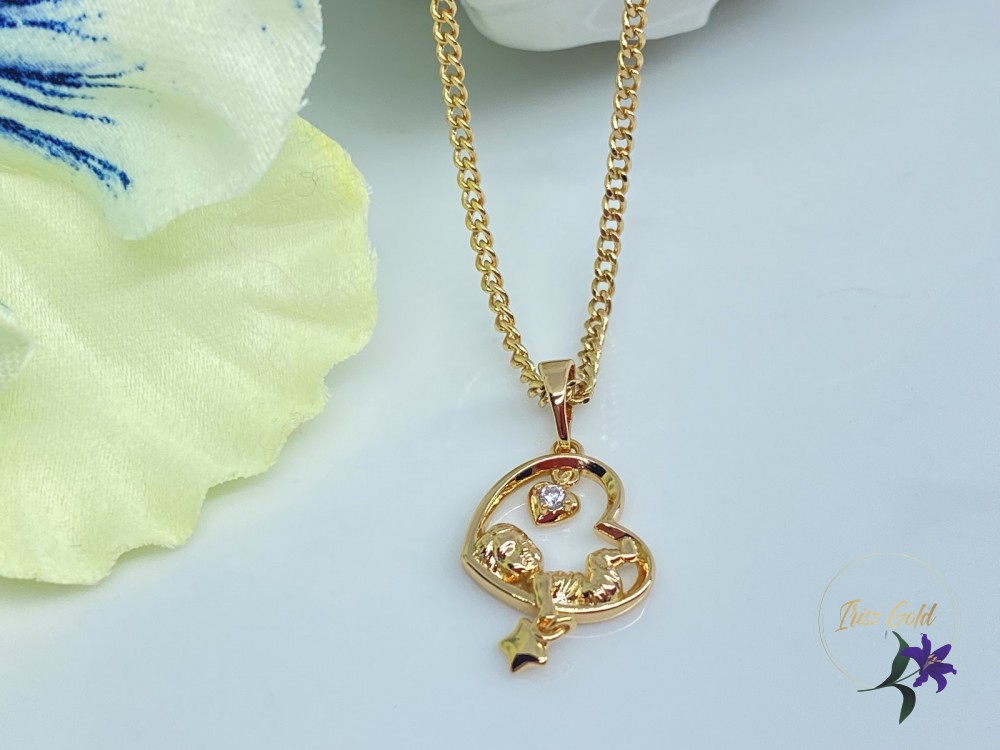 Idala gold antiallergén medálos nyaklánc szív alakú medál kisbabával 18K