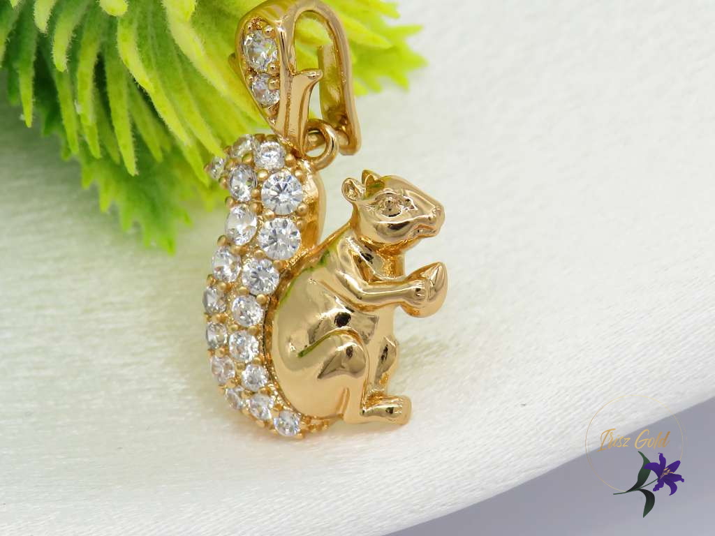 Filippa antiallergén mókus medál-18K Filippa antiallergén mókus medál-18K